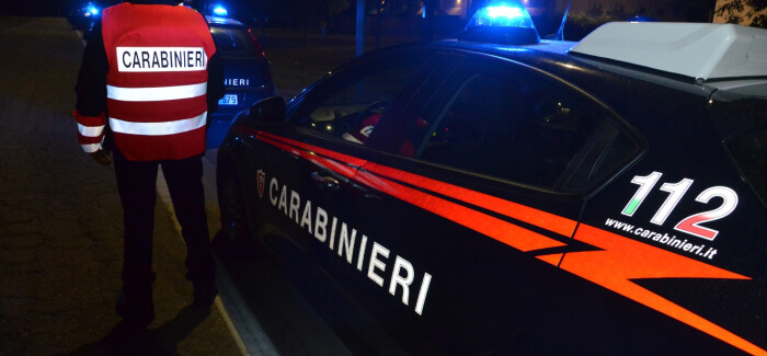 MIRANDOLA, UTILIZZA LA CARTA DI CREDITO SMARRITA E FA ACQUISTI PER 5000 EURO: 24ENNE DENUNCIATO DAI CARABINIERI.